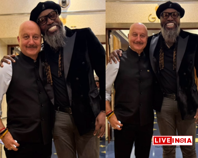 Anupam Kher ने Chris Gayle के साथ पोज देते हुए दुबई डायरीज का वीडियो शेयर किया