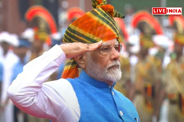 78वें स्वतंत्रता दिवस पर पीएम मोदी ने लहरिया डिजाइन वाली चमकदार पगड़ी पहनी